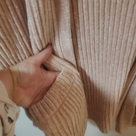 Dusty Pink Plush Cardigan - Picture 4 of 6